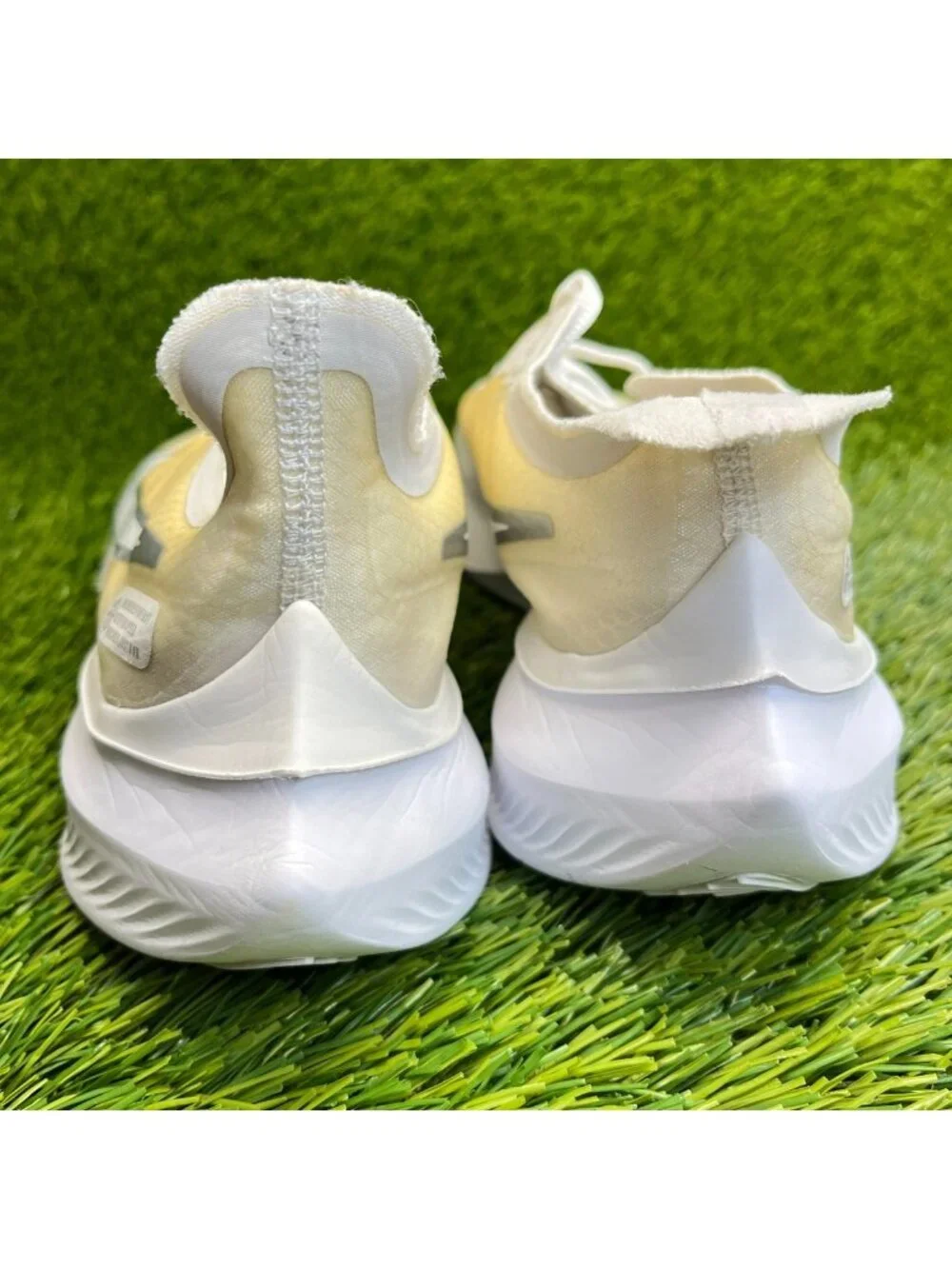 Nike Zoom Gravity Womens Size 8 Beige White Athletic Running Shoes Sneakers